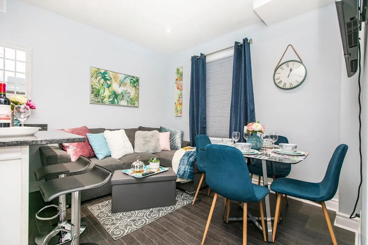 Newly Renovated 2Br Units - Near Little Italy Apartment Ottawa